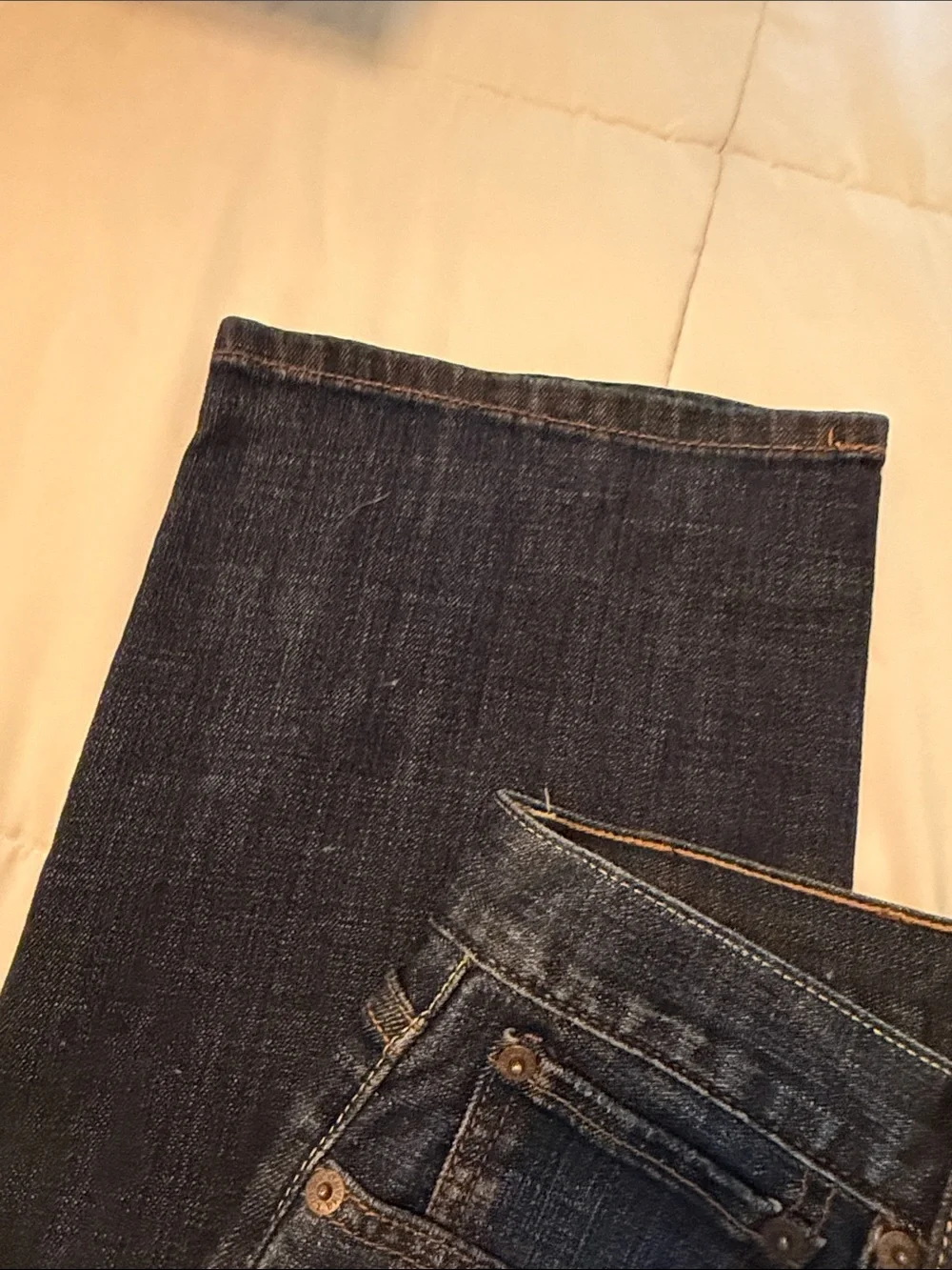Lucky Brand Men’s Straight Jeans in Dark Blue Denim 34” x32”